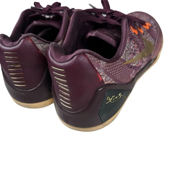 Athletic_Shoes